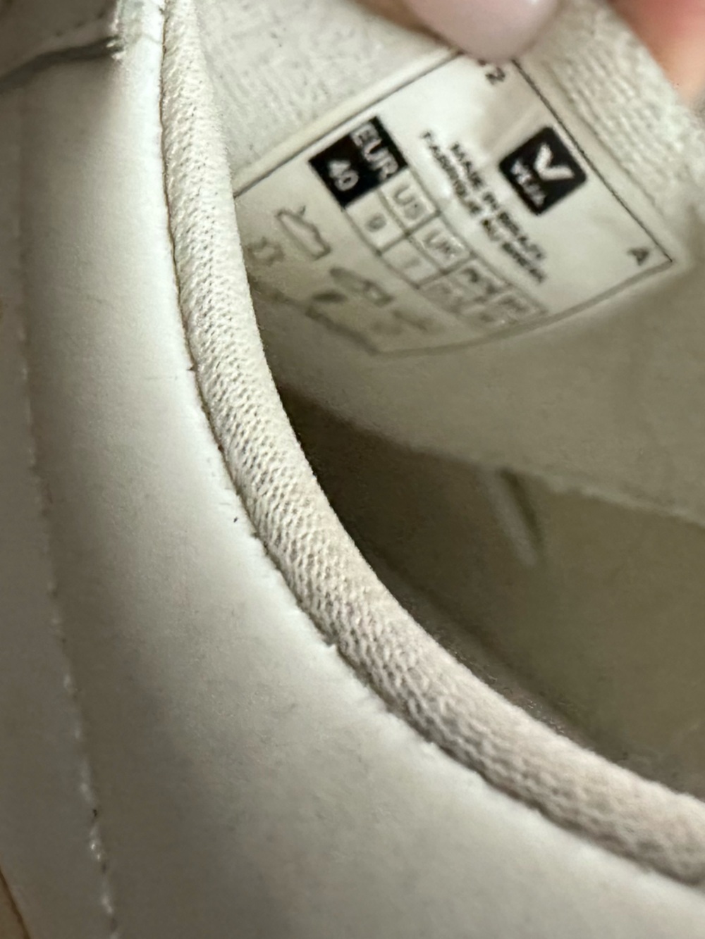 * as is Veja Esplar Metallic Low-Top Sneakers Size 9 - Picture 2 of 7